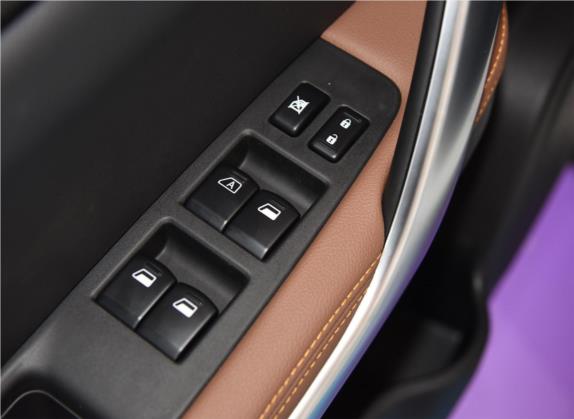 东风风神AX4 2017款 1.6L 手动潮悦型 车厢座椅   门窗控制