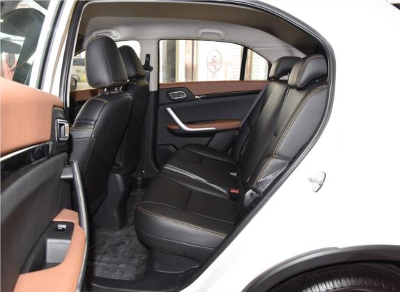 东风风神AX4 2018款 1.6L DCT潮尚型天窗版 车厢座椅   后排空间