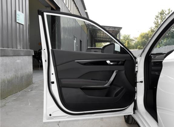 奕炫 2020款 230T 自动炫悦赛道版 车厢座椅   前门板