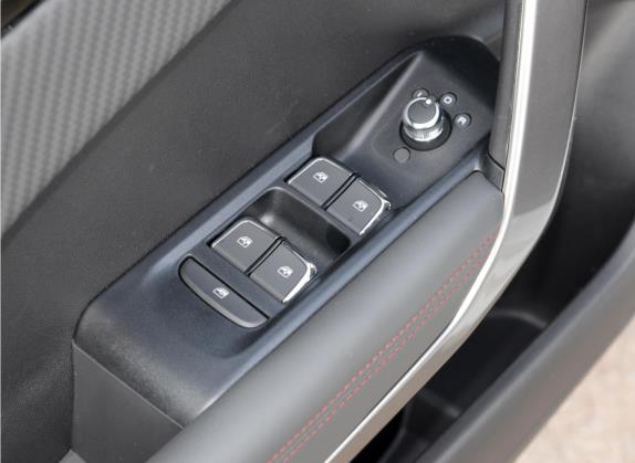 奕炫 2020款 230T 自动炫目赛道版 车厢座椅   门窗控制