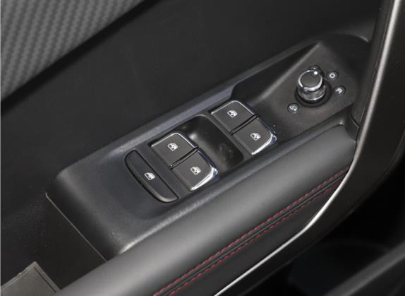奕炫 2021款 230T 自动追梦版 车厢座椅   门窗控制