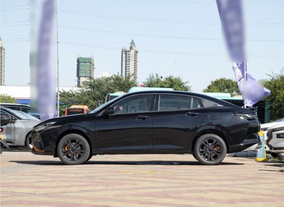 奕炫 2023款 马赫版 1.5L 自动追风版 外观   正侧