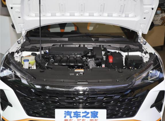 奕炫 2023款 马赫版 1.5L 自动追影版 其他细节类   发动机舱