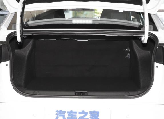 奕炫 2023款 马赫版 1.5L 自动追影版 车厢座椅   后备厢