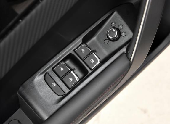 奕炫GS 2020款 230T 自动黑武士版 车厢座椅   门窗控制