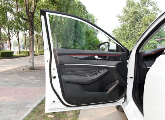 奕炫MAX 2021款 1.5T 超炫潮爸版 车厢座椅   前门板