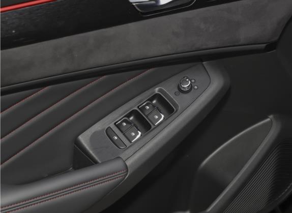 奕炫MAX 2021款 1.5T 暗夜锋芒版 车厢座椅   门窗控制
