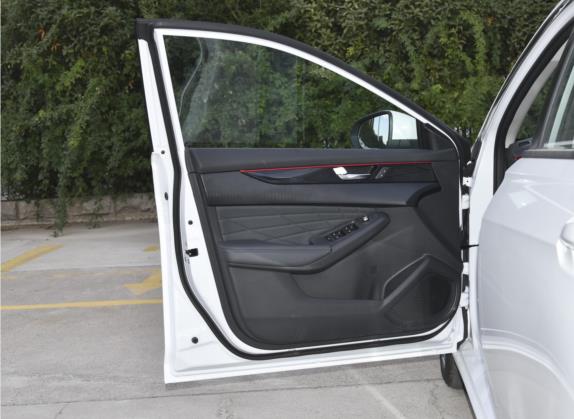 奕炫MAX 2023款 1.5T 超能型爸版 车厢座椅   前门板