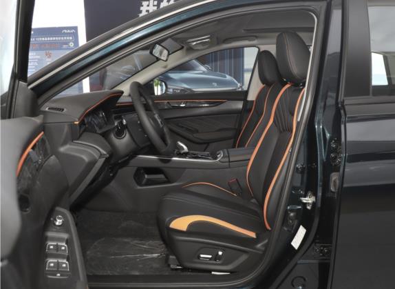 奕炫MAX 2023款 1.5T 超炫潮爸版 车厢座椅   前排空间