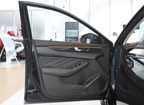奕炫MAX 2023款 1.5T 超炫潮爸版 车厢座椅   前门板