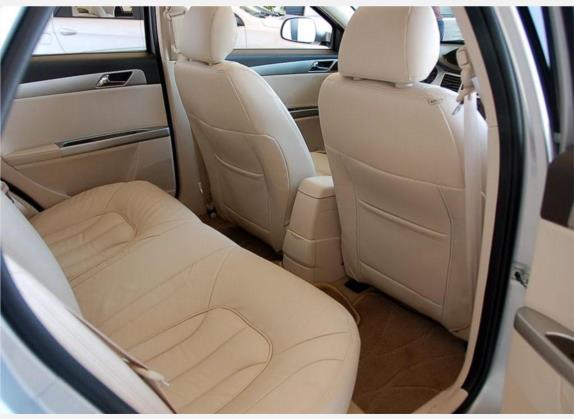 东风风神S30 2009款 1.6L 自动尊贵型 车厢座椅   后排空间