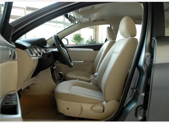 东风风神S30 2009款 1.6L 自动尊雅型 车厢座椅   前排空间