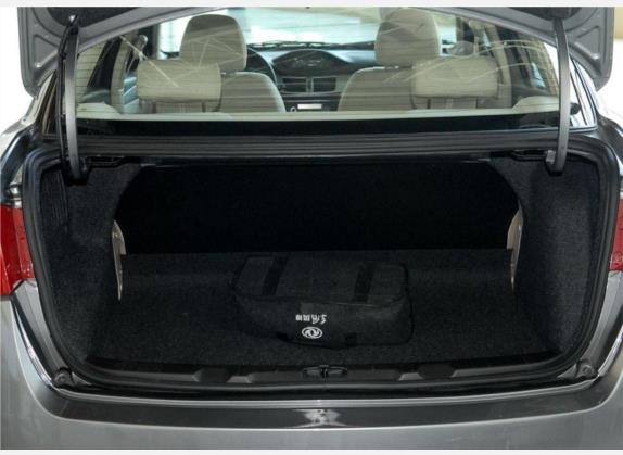 东风风神S30 2009款 1.6L 自动尊雅型 车厢座椅   后备厢