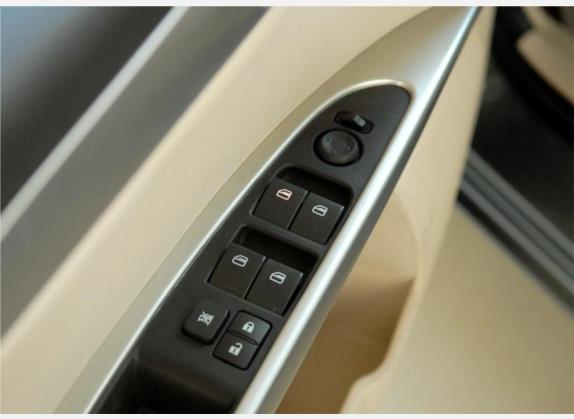 东风风神S30 2009款 1.6L 自动尊雅型 车厢座椅   门窗控制