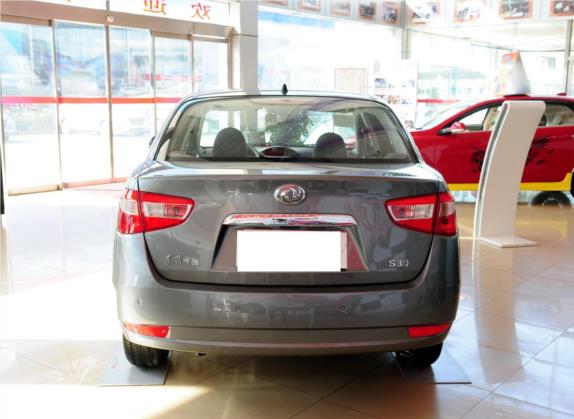 东风风神S30 2011款 1.6L 手动尊雅型 外观   正后