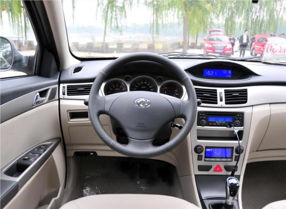东风风神S30 2011款 1.6L 手动尊贵型 中控类   驾驶位