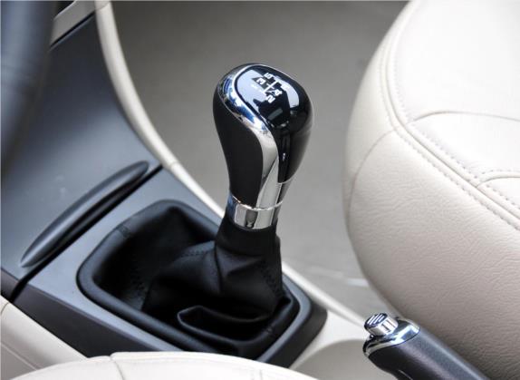 东风风神S30 2011款 1.6L 手动尊贵型 中控类   挡把