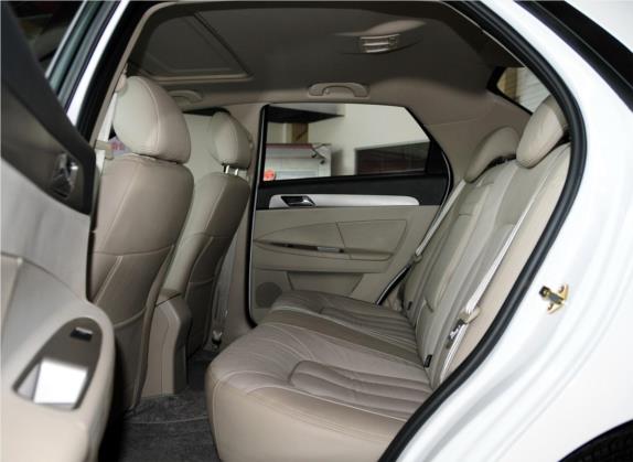 东风风神S30 2012款 1.6L 手动尊贵型 车厢座椅   后排空间