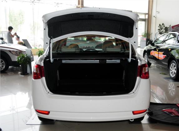 东风风神S30 2012款 1.6L 手动尊贵型 车厢座椅   后备厢
