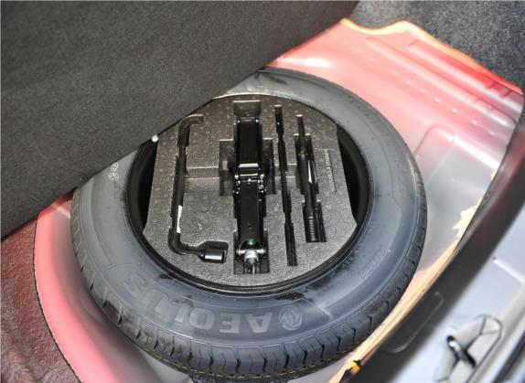 东风风神S30 2013款 1.6L 手动尊雅型 其他细节类   备胎