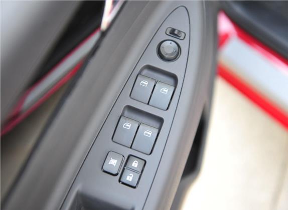 东风风神S30 2013款 1.6L 手动尊雅型 车厢座椅   门窗控制