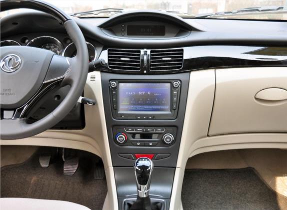 东风风神S30 2013款 1.6L 手动尊贵型 中控类   中控台