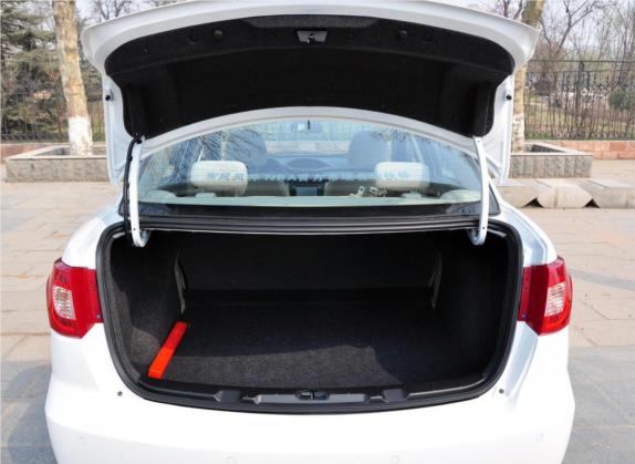 东风风神S30 2013款 1.6L 手动尊贵型 车厢座椅   后备厢