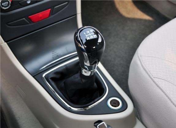 东风风神S30 2013款 1.6L 手动尊贵型 中控类   挡把