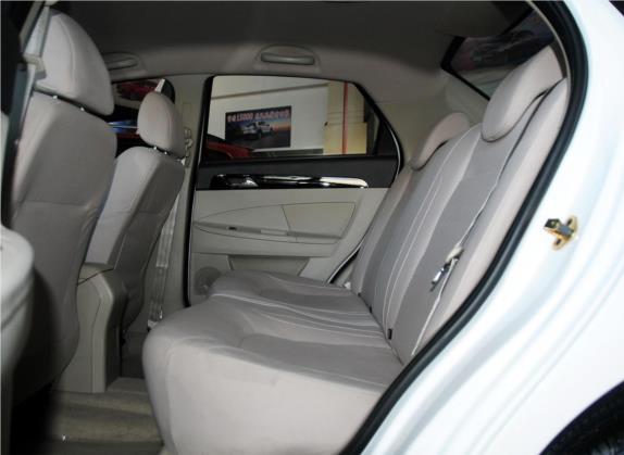 东风风神S30 2013款 1.5L 自动尊雅型 车厢座椅   后排空间