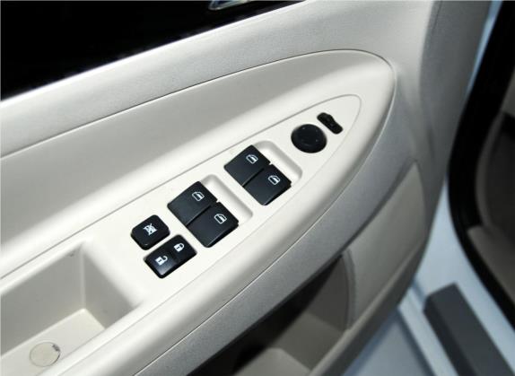 东风风神S30 2013款 1.5L 自动尊雅型 车厢座椅   门窗控制