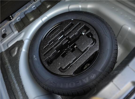东风风神S30 2013款 1.5L 手动尊贵型 其他细节类   备胎