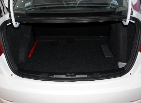 东风风神S30 2014款 1.5L 手动感恩版 车厢座椅   后备厢