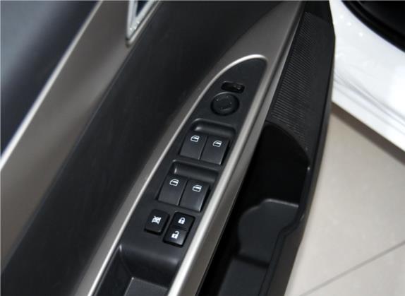 东风风神S30 2014款 1.5L 手动感恩版 车厢座椅   门窗控制