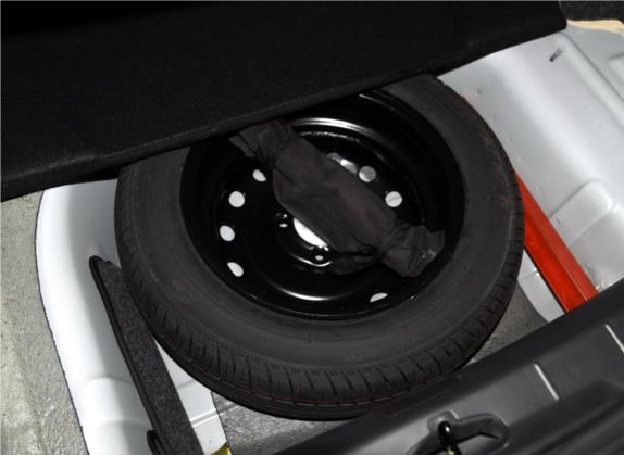 东风风神S30 2014款 1.5L 手动智驱感恩版 其他细节类   备胎