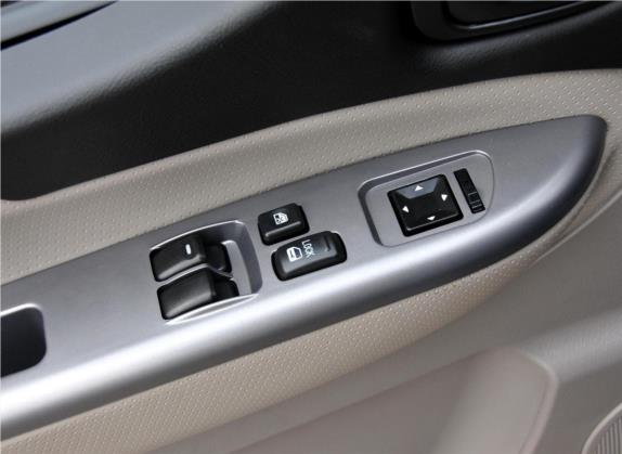 菱智 2011款 Q3 2.0L 7座长轴标准版 车厢座椅   门窗控制