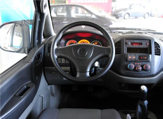 菱智 2012款 商用版 1.6L 标准型 中控类   驾驶位