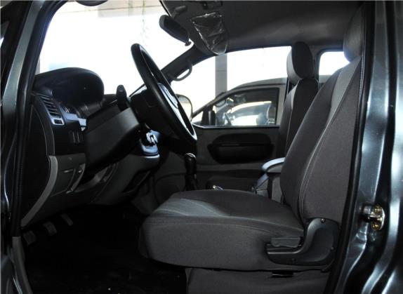 菱智 2012款 商用版 1.6L 标准型 车厢座椅   前排空间