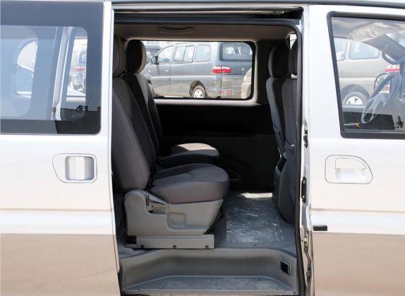 菱智 2012款 乘用版 1.6L 豪华型 车厢座椅   后排空间