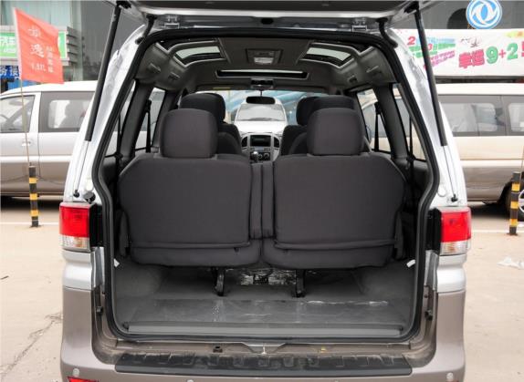 菱智 2012款 M5 Q3 2.0L 短轴标准版 车厢座椅   后备厢