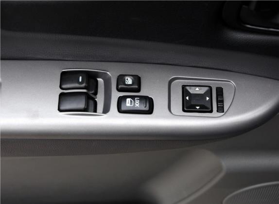 菱智 2012款 M5 Q3 2.0L 短轴标准版 车厢座椅   门窗控制