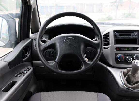 菱智 2012款 M5 Q3 2.0L 7座长轴标准版 中控类   驾驶位