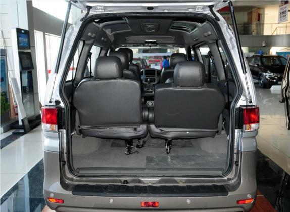 菱智 2013款 M5 Q3 2.0L 7座短轴豪华型 车厢座椅   后备厢