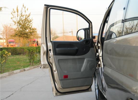 菱智 2013款 M5 Q3 2.0L 7座长轴舒适型 车厢座椅   前门板