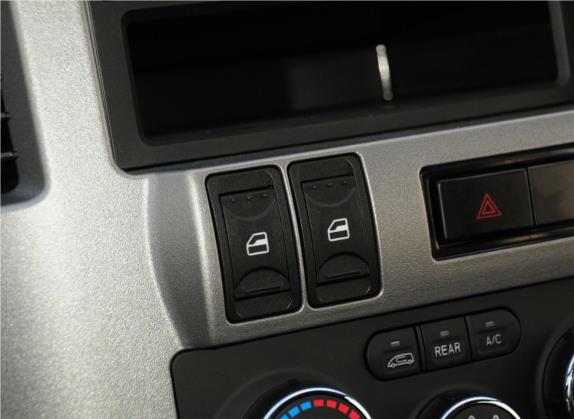 菱智 2013款 M5 Q3 2.0L 7座长轴舒适型 车厢座椅   门窗控制