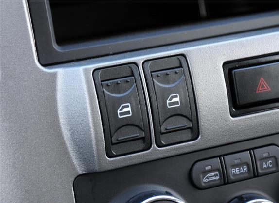 菱智 2013款 M5 Q7 2.0L 7座长轴舒适型 车厢座椅   门窗控制
