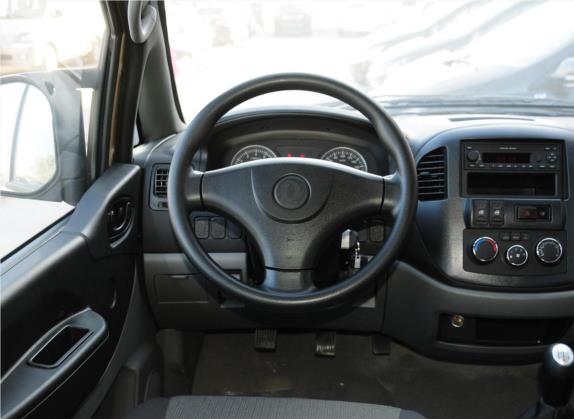 菱智 2013款 M3 1.6L 7座舒适型 中控类   驾驶位