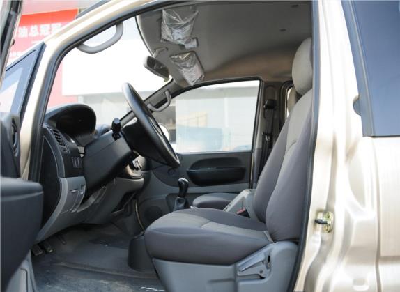 菱智 2013款 M3 1.6L 7座舒适型 车厢座椅   前排空间