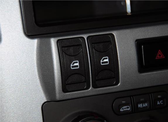 菱智 2013款 M3 1.6L 7座豪华型 车厢座椅   门窗控制