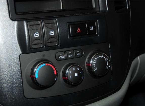 菱智 2013款 V3 1.5L 7座标准型II 车厢座椅   门窗控制
