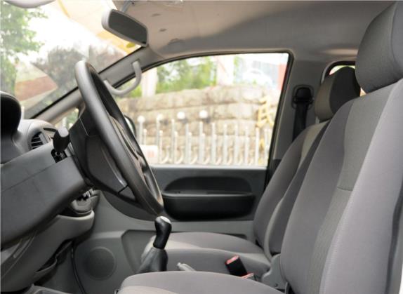 菱智 2013款 V3 1.5L 7座舒适型 车厢座椅   前排空间